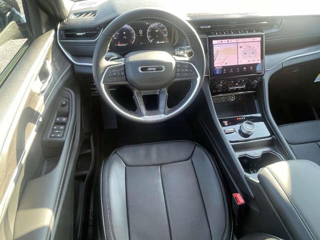 Photo of 2025 Velvet Red Pearlcoat Jeep Grand Cherokee L