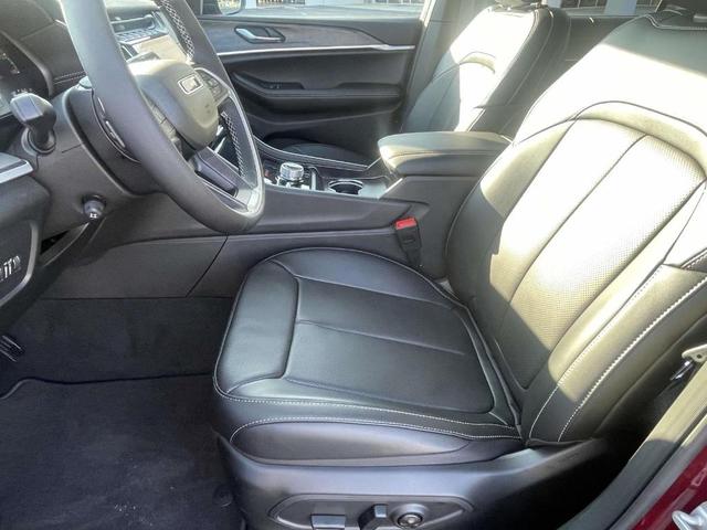 Photo of 2025 Velvet Red Pearlcoat Jeep Grand Cherokee L