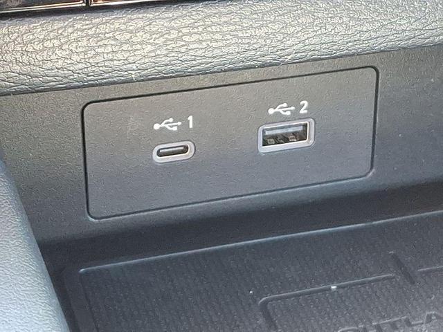 Photo of 2022 Mercury Gray Metallic Mitsubishi Outlander
