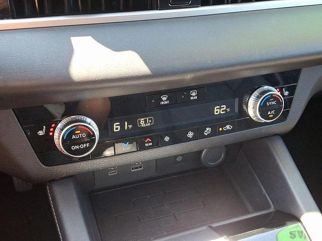 Photo of 2022 Mercury Gray Metallic Mitsubishi Outlander