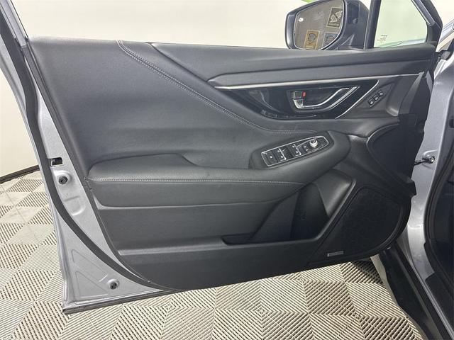 Photo of 2022 Ice Silver Metallic Subaru Outback