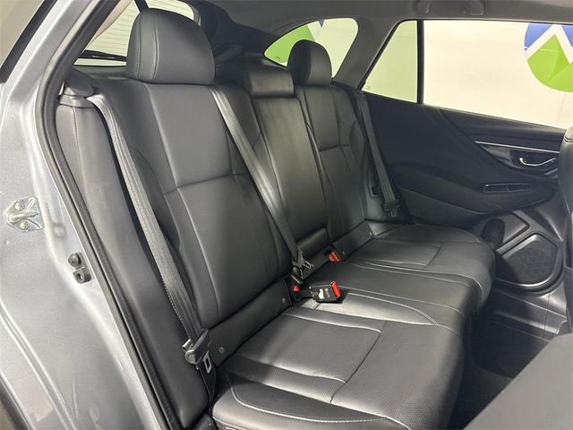 Photo of 2022 Ice Silver Metallic Subaru Outback