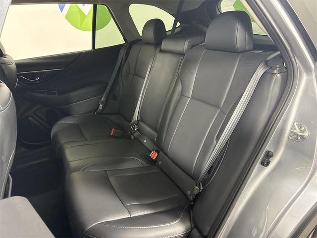 Photo of 2022 Ice Silver Metallic Subaru Outback
