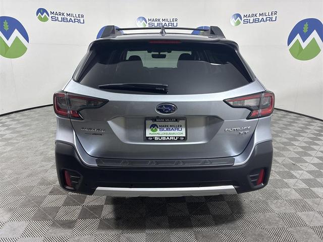Photo of 2022 Ice Silver Metallic Subaru Outback