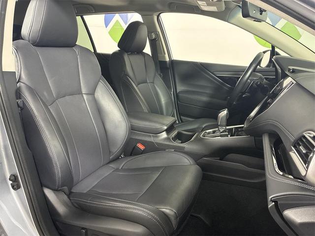 Photo of 2022 Ice Silver Metallic Subaru Outback