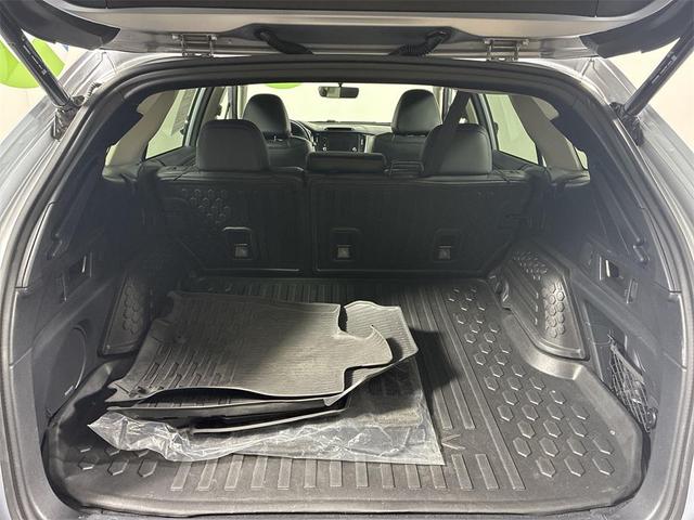 Photo of 2022 Ice Silver Metallic Subaru Outback