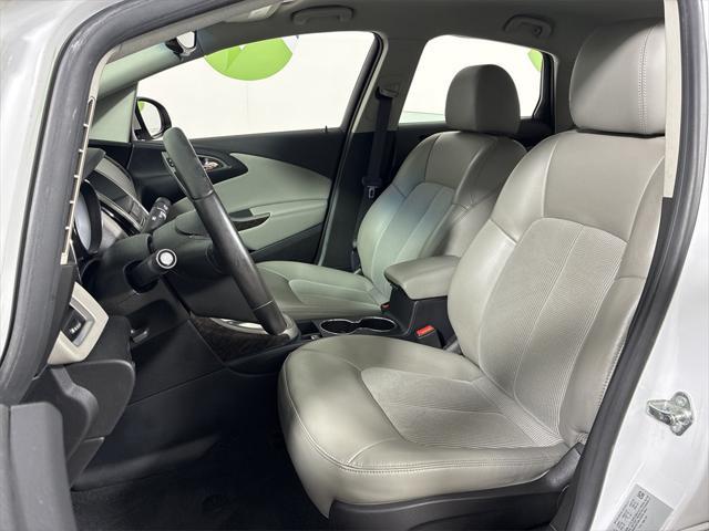 Photo of 2015 Summit White Buick Verano