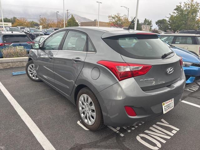 Photo of 2017 Galactic Gray Hyundai Elantra GT
