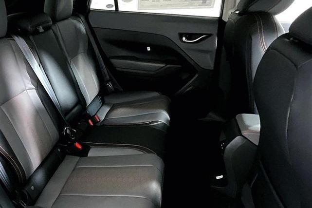 Photo of 2025 Crystal White Pearl Subaru Crosstrek