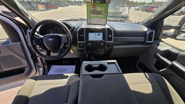 Photo of 2017 Oxford White Ford F-350