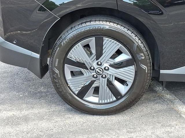 Photo of 2025 Super Black Nissan Murano