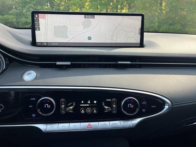Photo of 2024 Vik Black Genesis Electrified GV70
