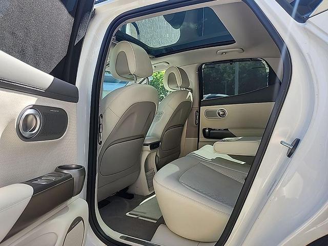 Photo of 2024 Uyuni White Genesis GV60