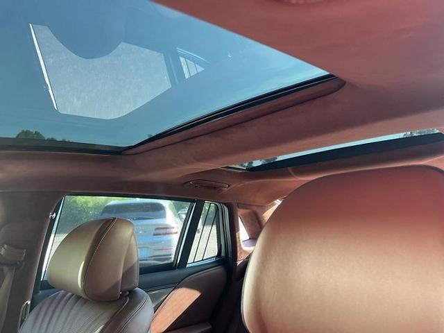 Photo of 2024 Makalu Gray Genesis G90