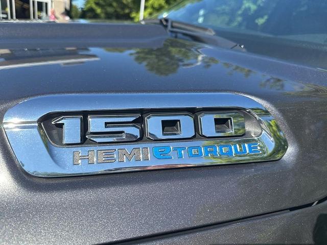 Photo of 2024 Granite Crystal Metallic Clearcoat RAM 1500