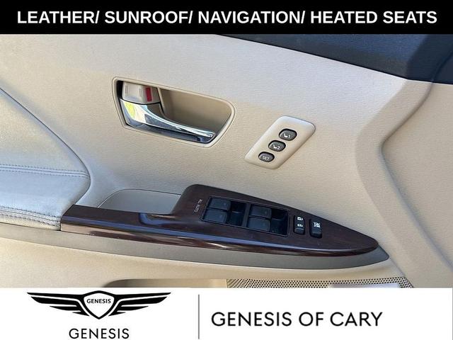 Photo of 2015 Blizzard Pearl Toyota Venza