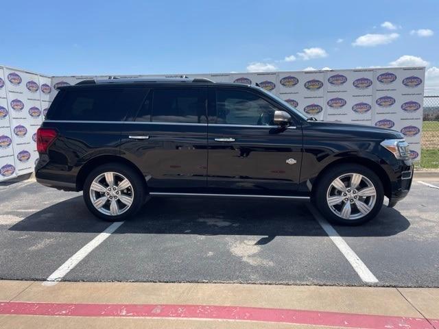 Photo of 2024 AGATE BLACK METALLIC Ford Expedition