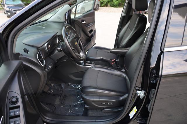 Photo of 2020 BLACK Chevrolet Trax