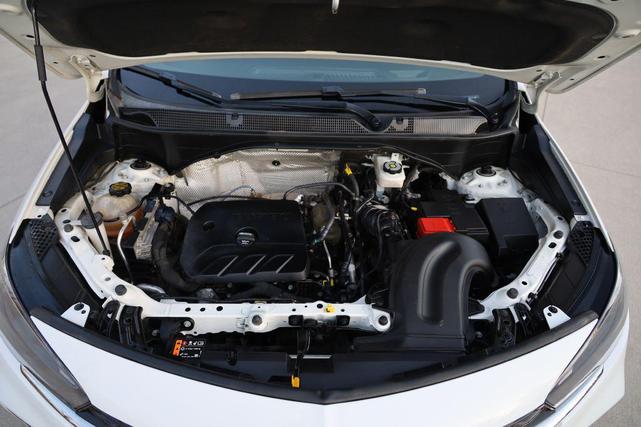 Photo of 2021 Summit White Buick Encore GX