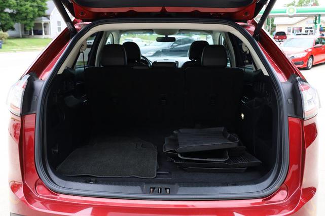 Photo of 2015 Ruby Red Metallic Tinted Clearcoat Ford Edge