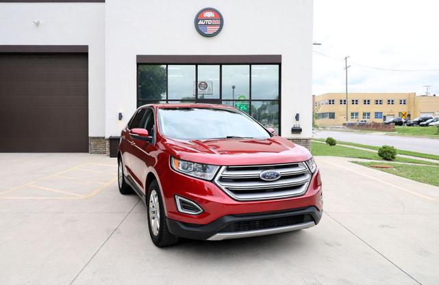 Photo of 2015 Ruby Red Metallic Tinted Clearcoat Ford Edge