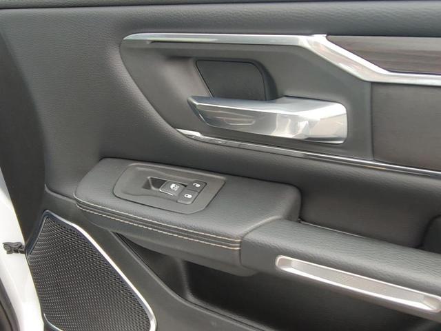 Photo of 2025 Bright White Clearcoat RAM 1500