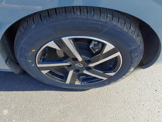 Photo of 2024 Atlantic Gray M Nissan Sentra