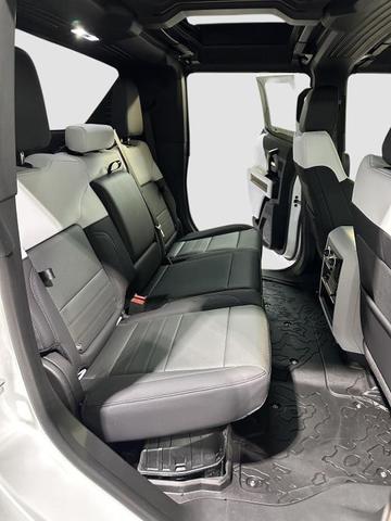 Photo of 2025 White GMC HUMMER EV Pickup