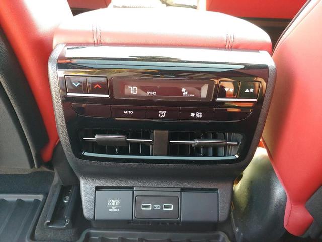 Photo of 2022 Liquid Carbon Metallic Acura MDX