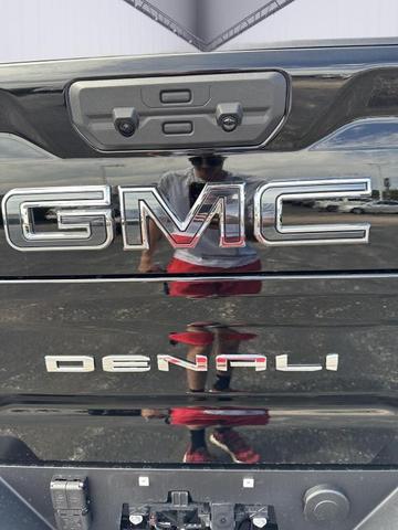 Photo of 2025 Onyx Black GMC Sierra 2500