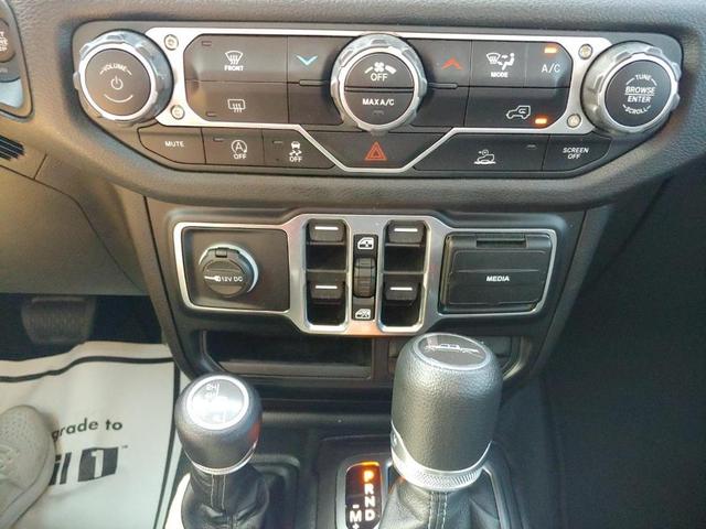 Photo of 2024 Black Clearcoat Jeep Gladiator