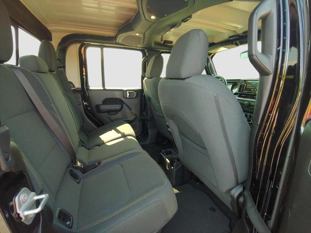 Photo of 2024 Black Clearcoat Jeep Gladiator