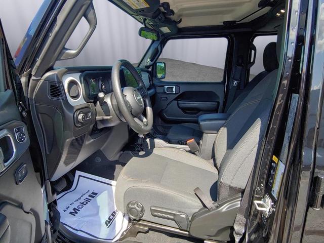 Photo of 2024 Black Clearcoat Jeep Gladiator
