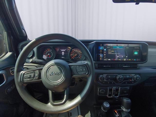 Photo of 2024 Black Clearcoat Jeep Gladiator