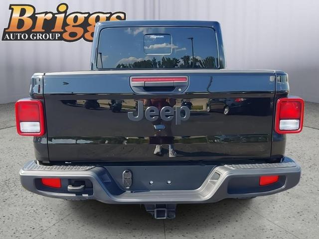 Photo of 2024 Black Clearcoat Jeep Gladiator