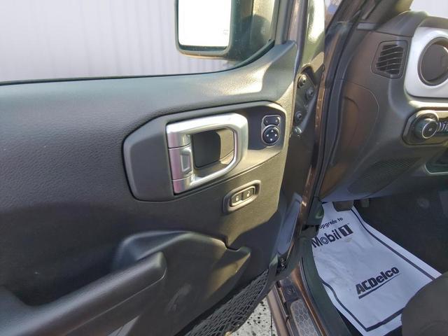 Photo of 2021 Granite Crystal Clearcoat Metallic Jeep Wrangler Unlimited