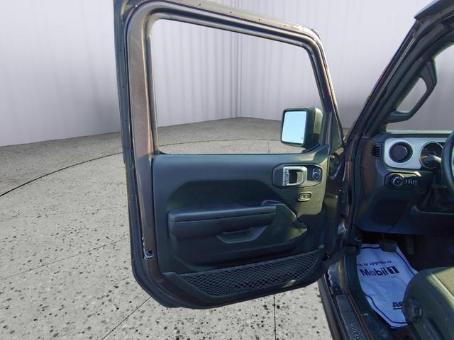 Photo of 2021 Granite Crystal Clearcoat Metallic Jeep Wrangler Unlimited