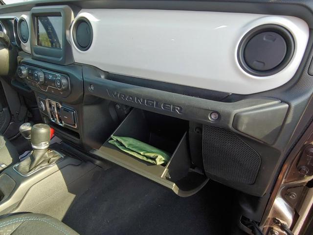 Photo of 2021 Granite Crystal Clearcoat Metallic Jeep Wrangler Unlimited