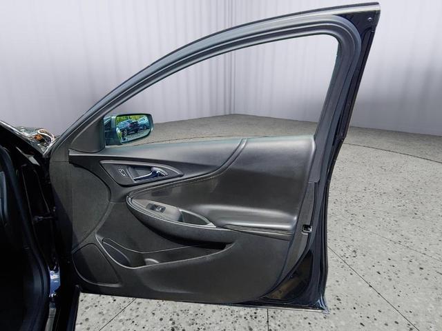 Photo of 2019 Mosaic Black Metallic Chevrolet Malibu