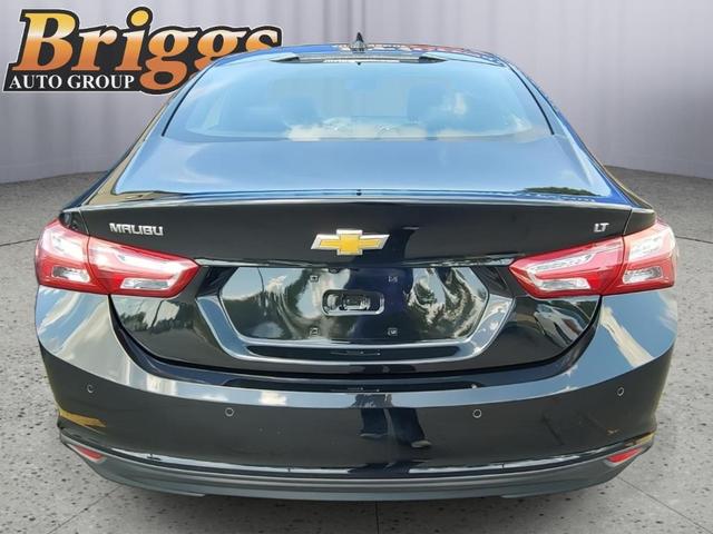 Photo of 2019 Mosaic Black Metallic Chevrolet Malibu