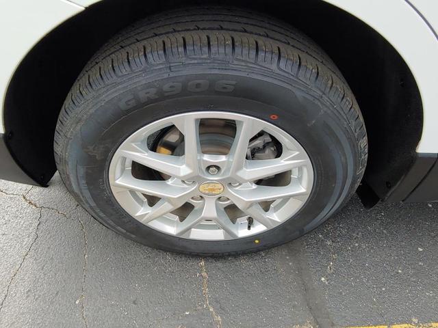 Photo of 2023 Summit White Chevrolet Equinox