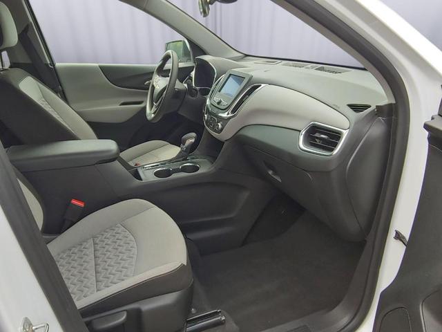 Photo of 2023 Summit White Chevrolet Equinox