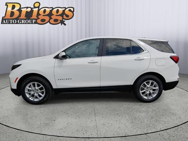 Photo of 2023 Summit White Chevrolet Equinox