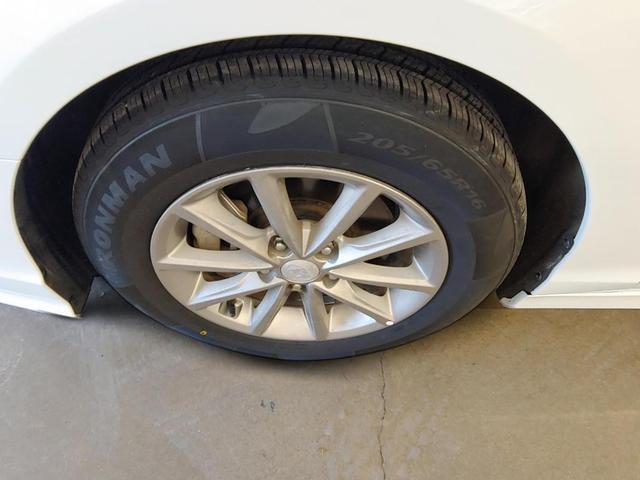 Photo of 2018 Quartz White Pearl Hyundai SONATA