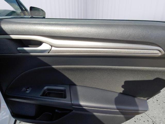 Photo of 2019 Oxford White Ford Fusion