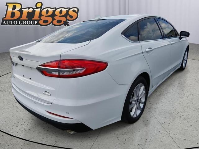 Photo of 2019 Oxford White Ford Fusion