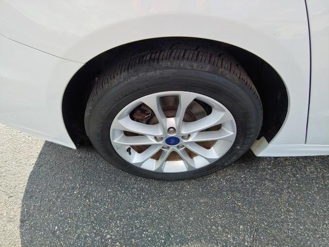 Photo of 2019 Oxford White Ford Fusion