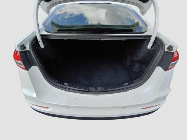 Photo of 2019 Oxford White Ford Fusion