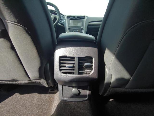 Photo of 2019 Oxford White Ford Fusion