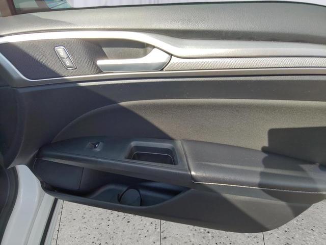 Photo of 2019 Oxford White Ford Fusion